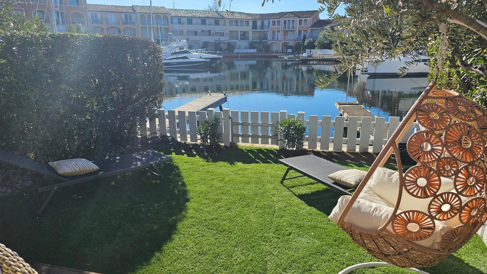Maison Avec Amarre De 13 M - Golf De Saint Tropez - Port Grimaud III France